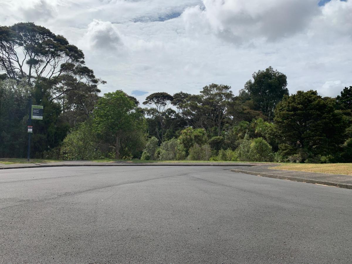 Opanuku Out West Hotel Auckland Bagian luar foto