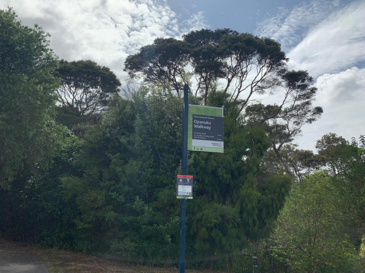 Opanuku Out West Hotel Auckland Bagian luar foto