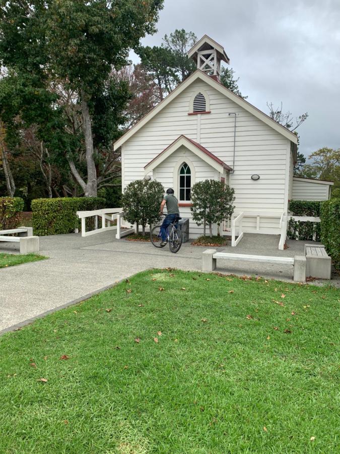 Opanuku Out West Hotel Auckland Bagian luar foto